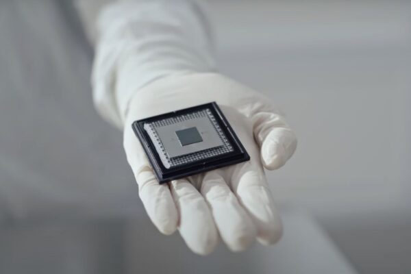 Google Willow Quantum Chip Leap: Solves Decades-Old Problem in Minutes